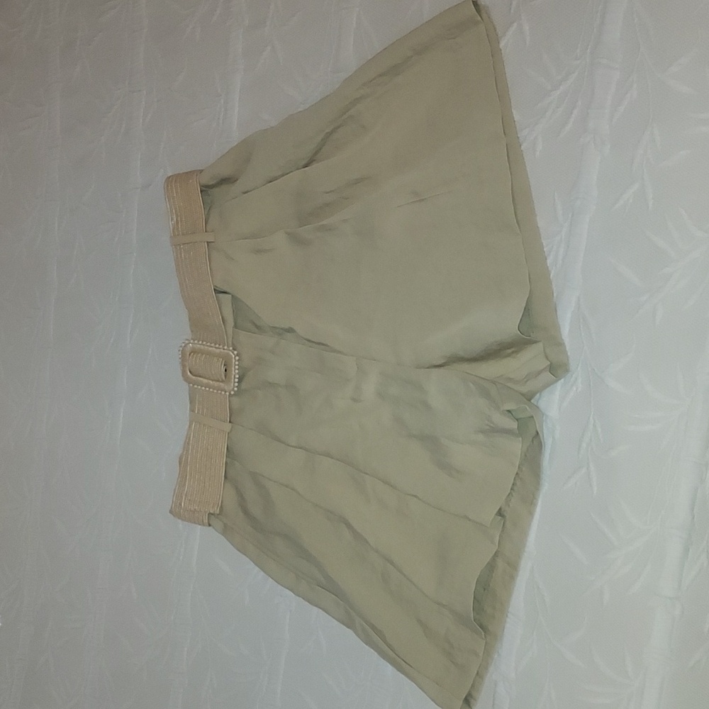 H&M  Shorts NWT - Picture 2 of 11